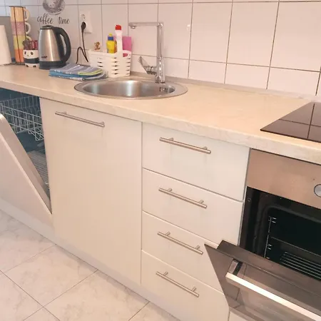 Jase Apartment Split